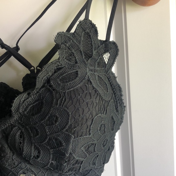 VICI stretchy lace bralette - Picture 3 of 7